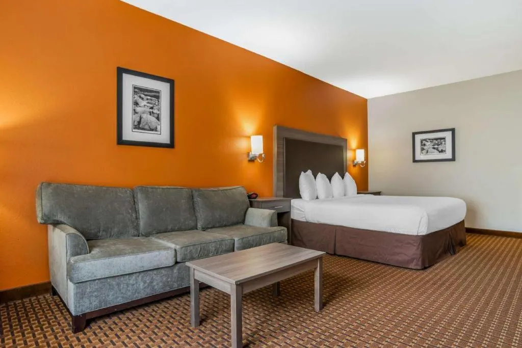 Bed in Best Western Plus Circle Inn