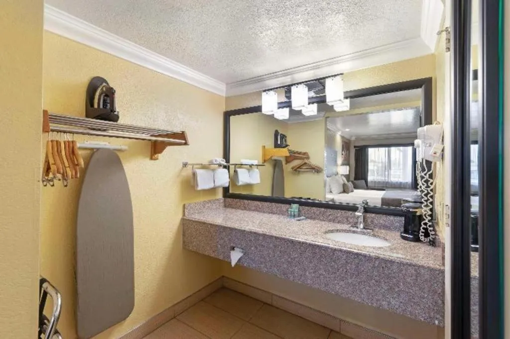 Best Western Hanford Inn