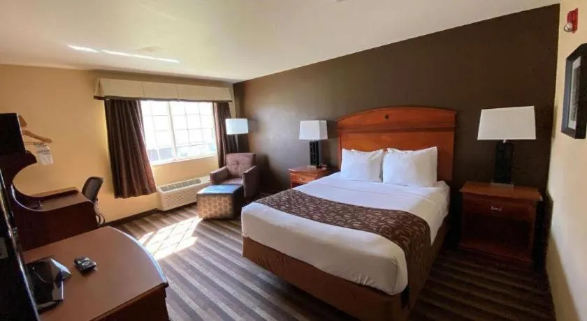 Bed in Best Western Manhattan Inn