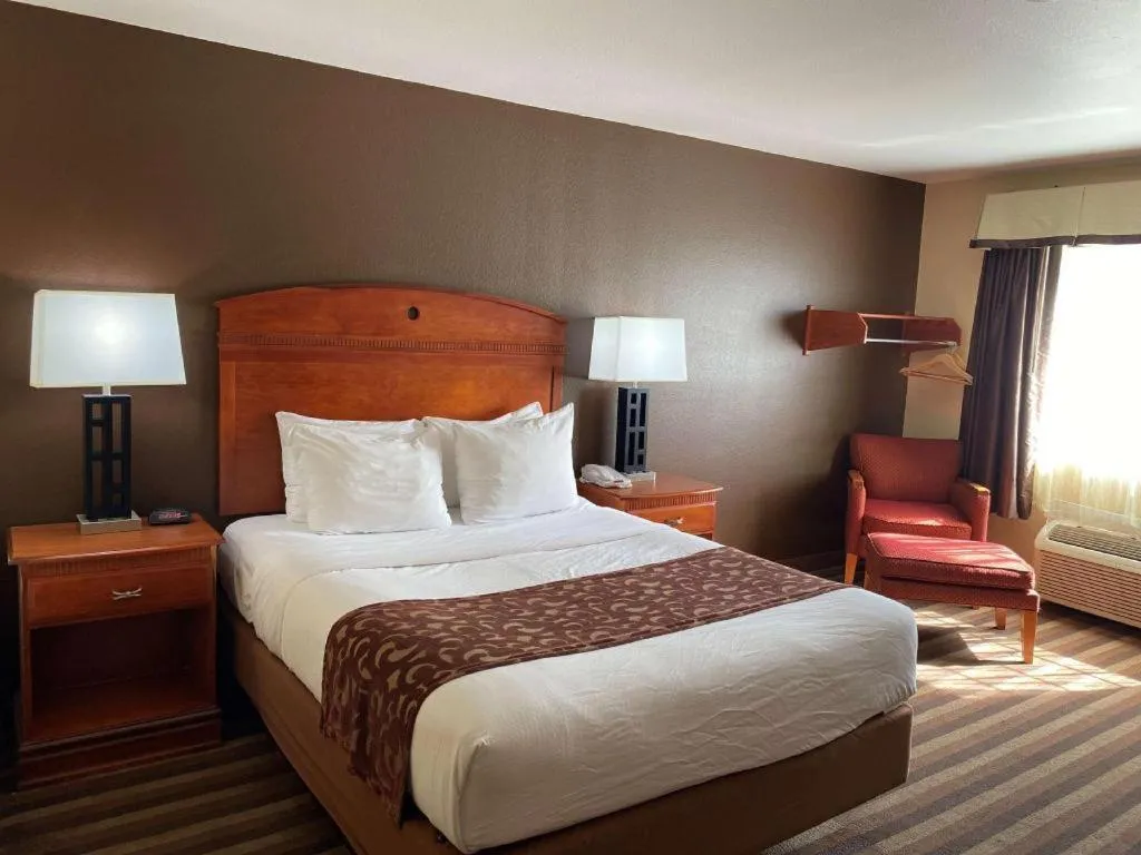 Bed in Best Western Manhattan Inn