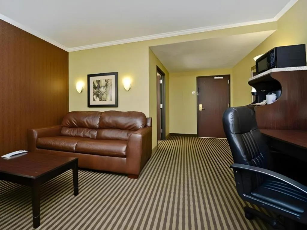 Best Western Plus Olathe Hotel