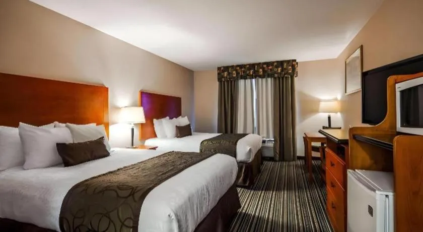 Bed in Best Western Plus Twin View Inn & Suites