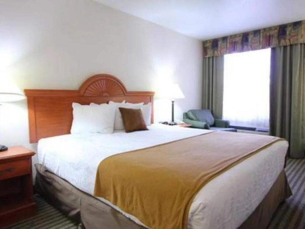 Best Western Plus Twin View Inn & Suites