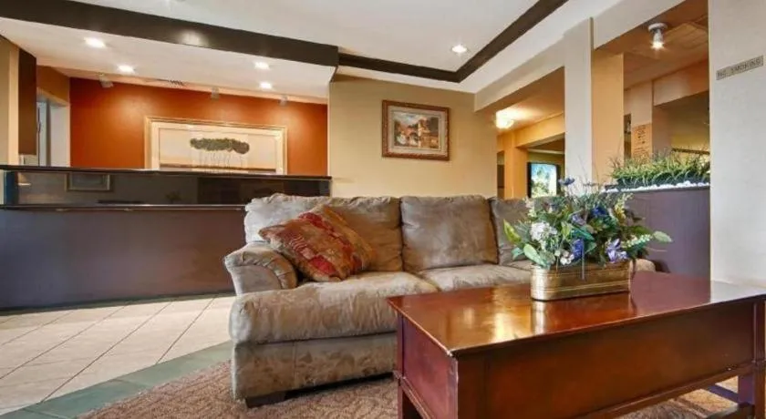 Best Western Plus Twin View Inn & Suites