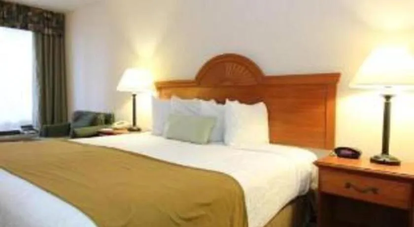 Best Western Plus Twin View Inn & Suites