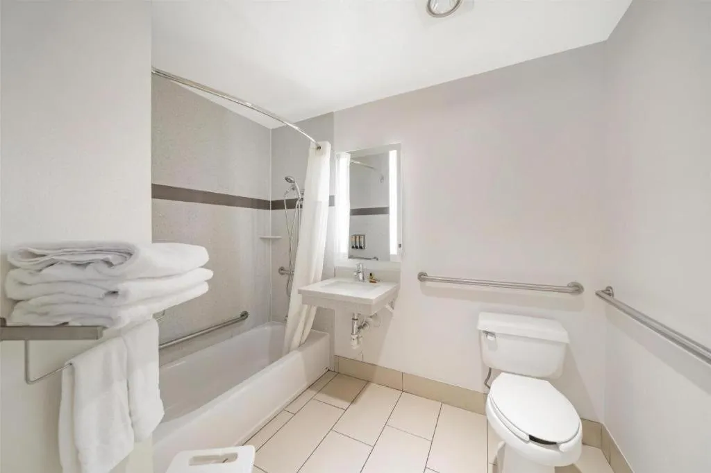 Best Western Plus Twin View Inn & Suites