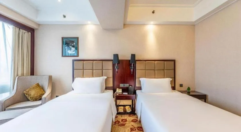 Bed in Changsha Huatian Hotel