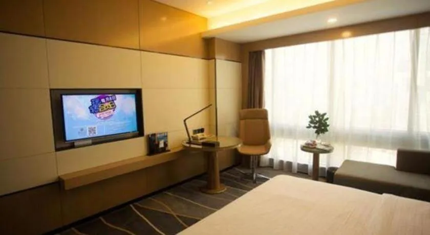 Bed in Changsha Huatian Hotel