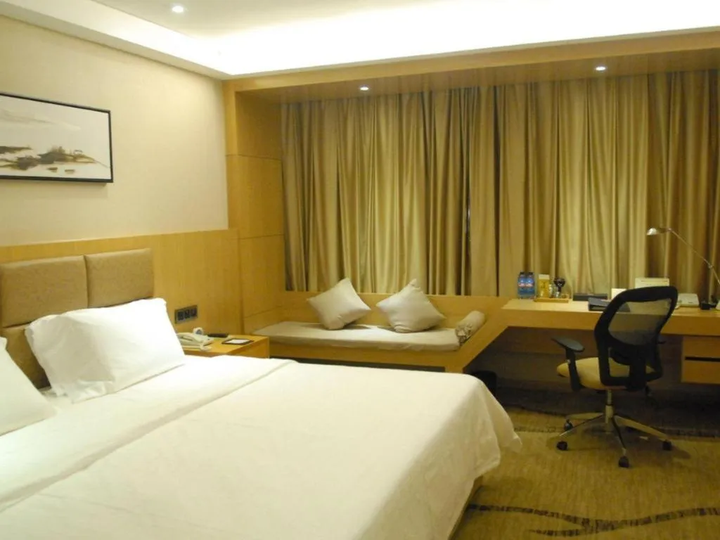 Bed in Changsha Huatian Hotel