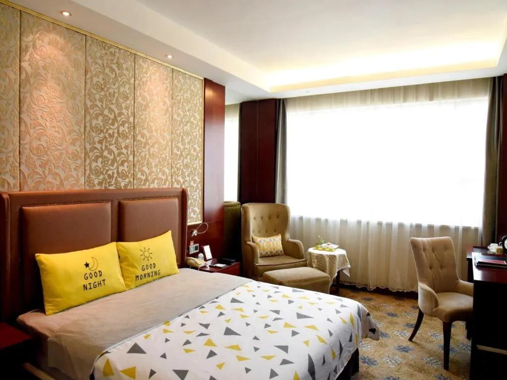 Bed in Changsha Huatian Hotel