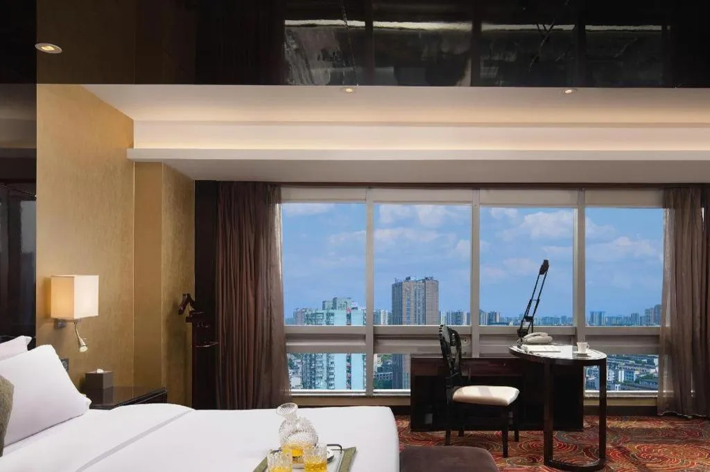 Bed in Changsha Huatian Hotel