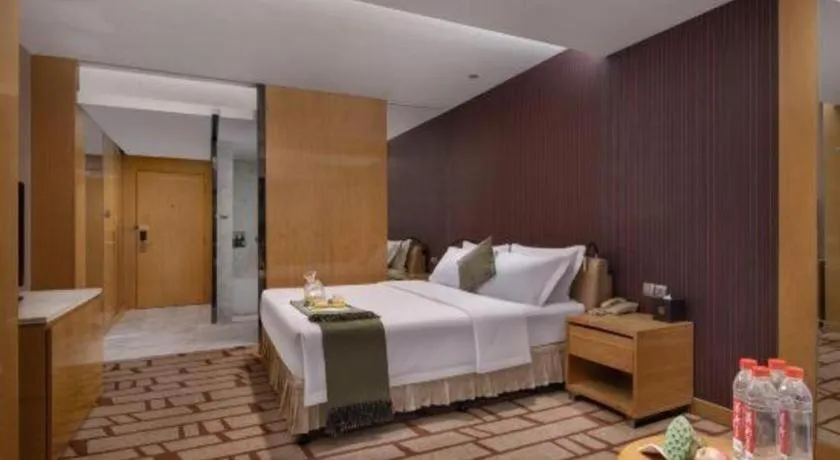 Bed in Changsha Huatian Hotel