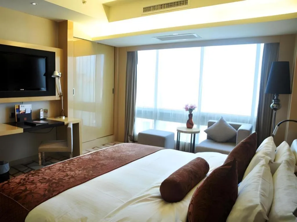 Bed in Changsha Huatian Hotel