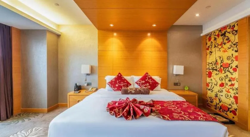 Bed in Changsha Huatian Hotel