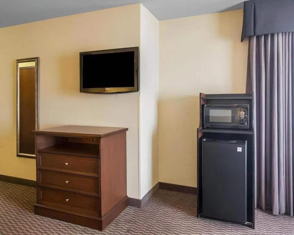 Comfort Inn & Suites