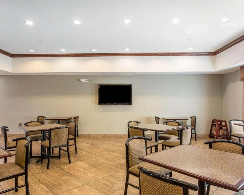 Comfort Inn & Suites