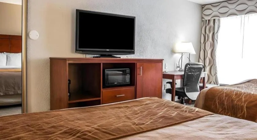 Bed in Comfort Inn & Suites University South