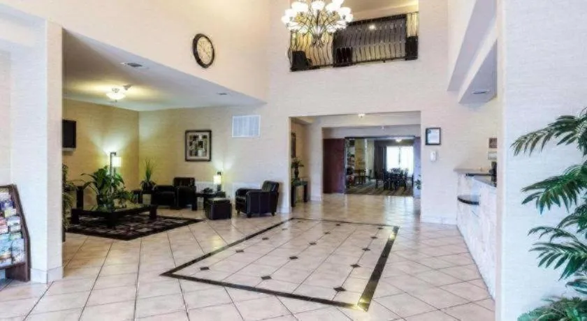 Quality Suites Huntsville Near University