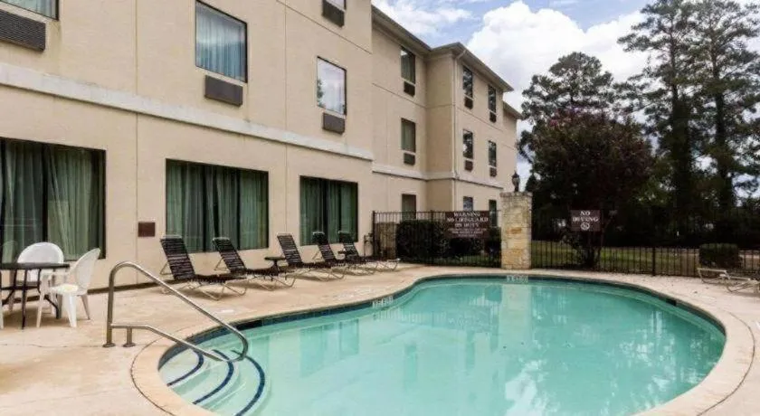 Quality Suites Huntsville Near University