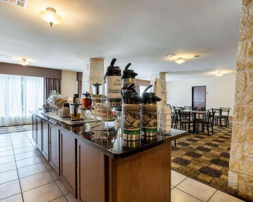 Quality Suites Huntsville Near University