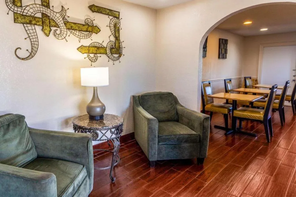 Econo Lodge Meridian South