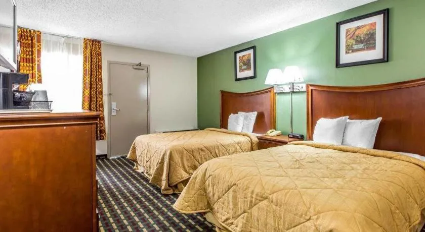 Bed in Quality Inn Homewood Birmingham I-65