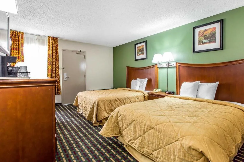 Bed in Quality Inn Homewood Birmingham I-65
