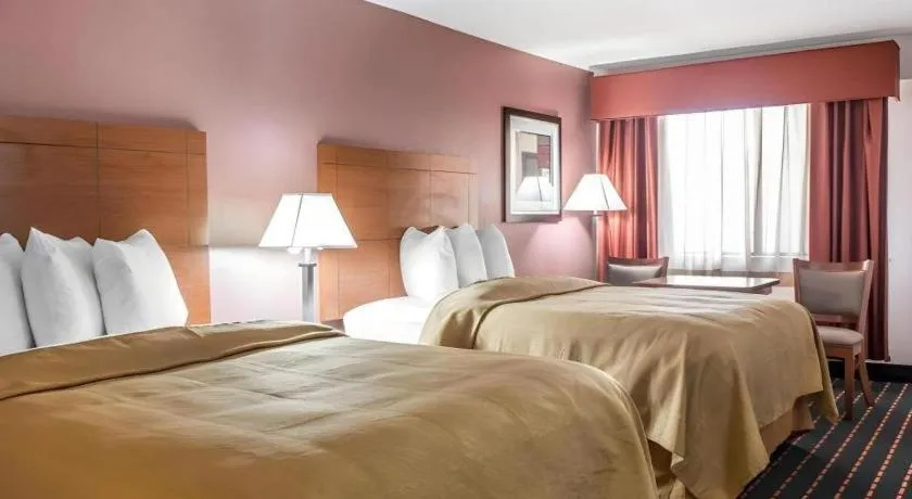 Bed in Quality Inn