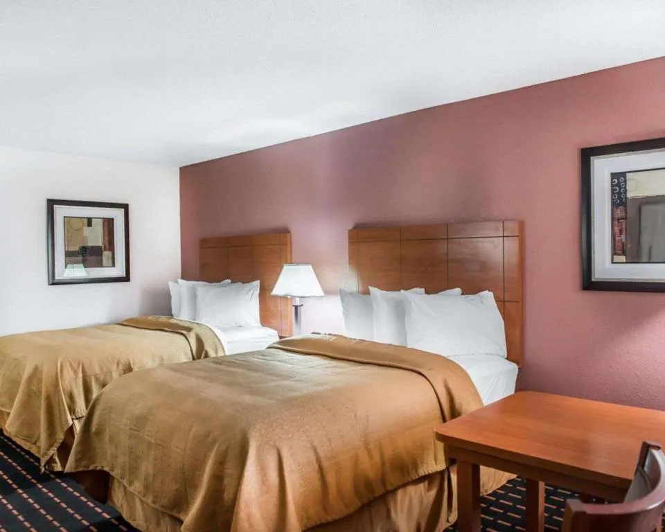 Bed in Quality Inn