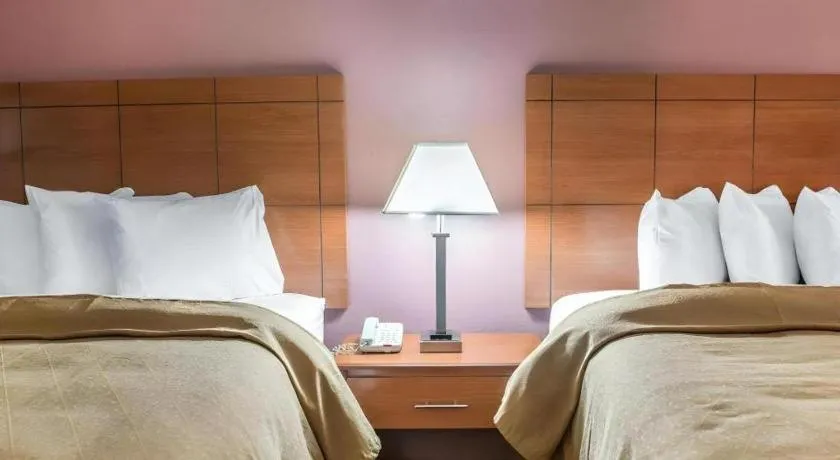 Bed in Quality Inn
