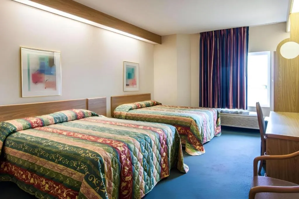 Bed in Rodeway Inn Salem Northgate