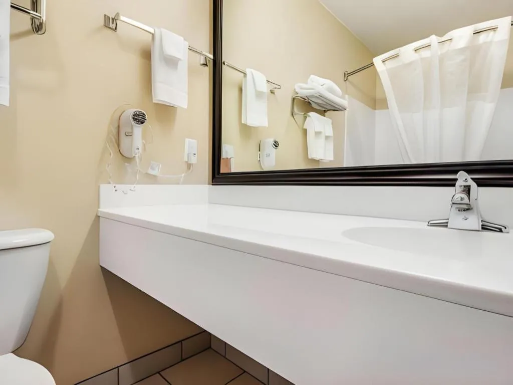 Quality Inn & Suites Lincoln North