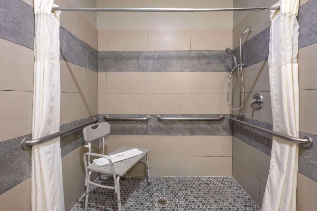 Quality Inn & Suites Lincoln North