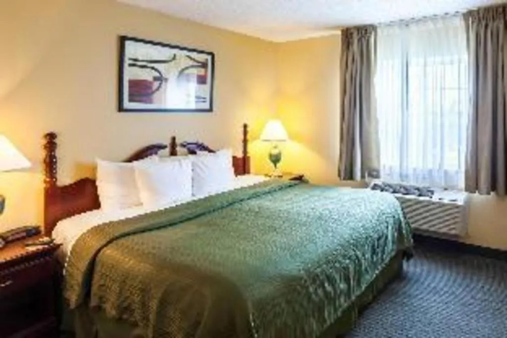 Quality Inn & Suites Lincoln North