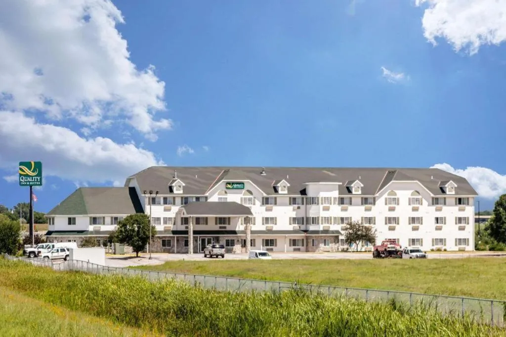 Quality Inn & Suites Lincoln North