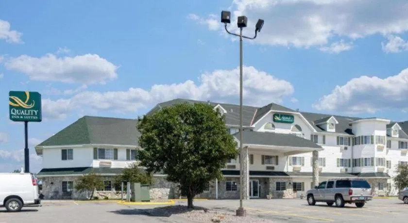 Quality Inn & Suites Lincoln North