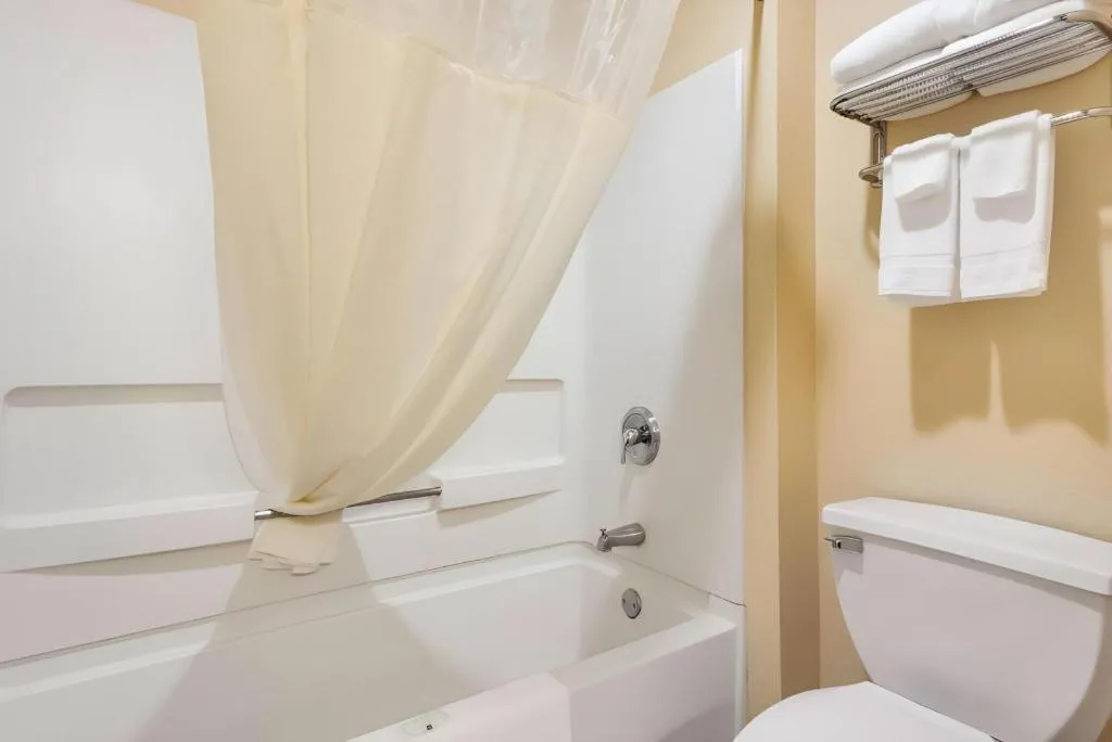 Quality Inn & Suites Lincoln North