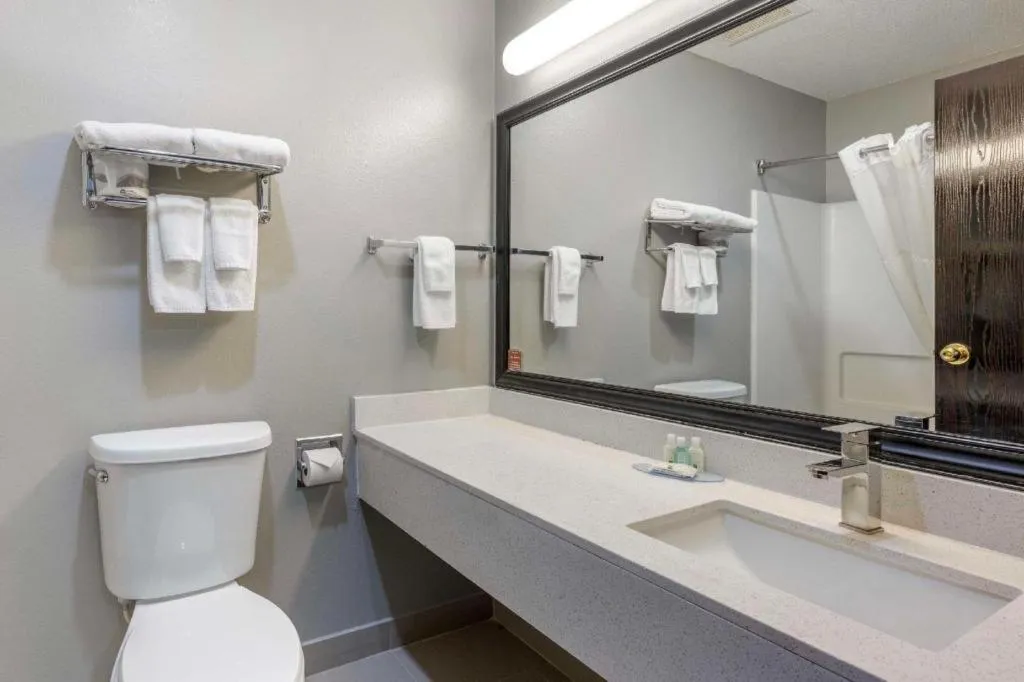 Quality Inn & Suites Lincoln North