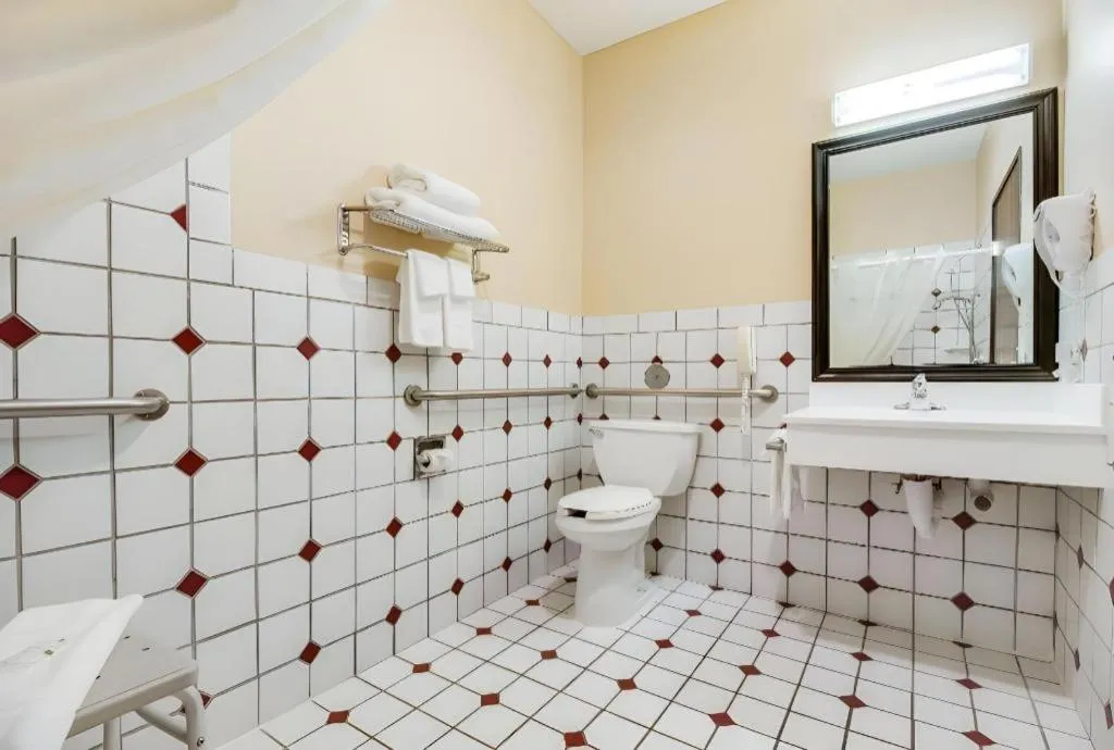 Quality Inn & Suites Lincoln North