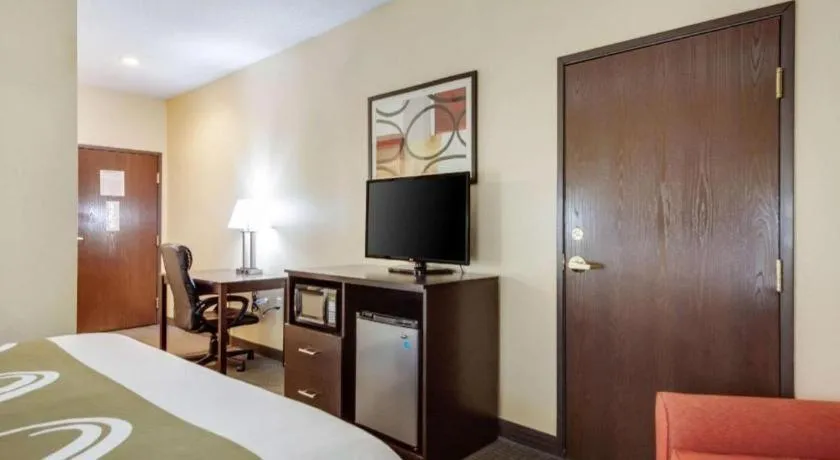 Quality Inn & Suites Lincoln North