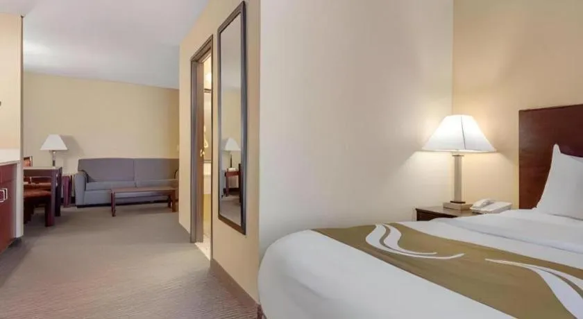 Quality Inn & Suites Lincoln North