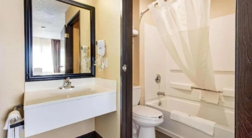 Quality Inn & Suites Lincoln North