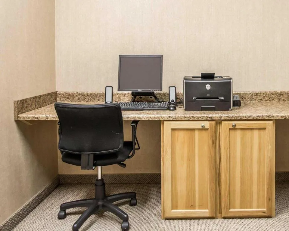 Rodeway Inn & Suites Salina South