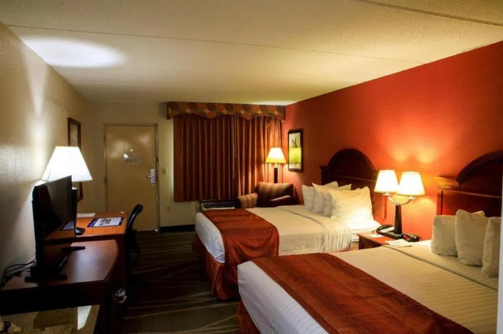 Bed in Best Western Shelbyville Inn and Suites Celebration Inn