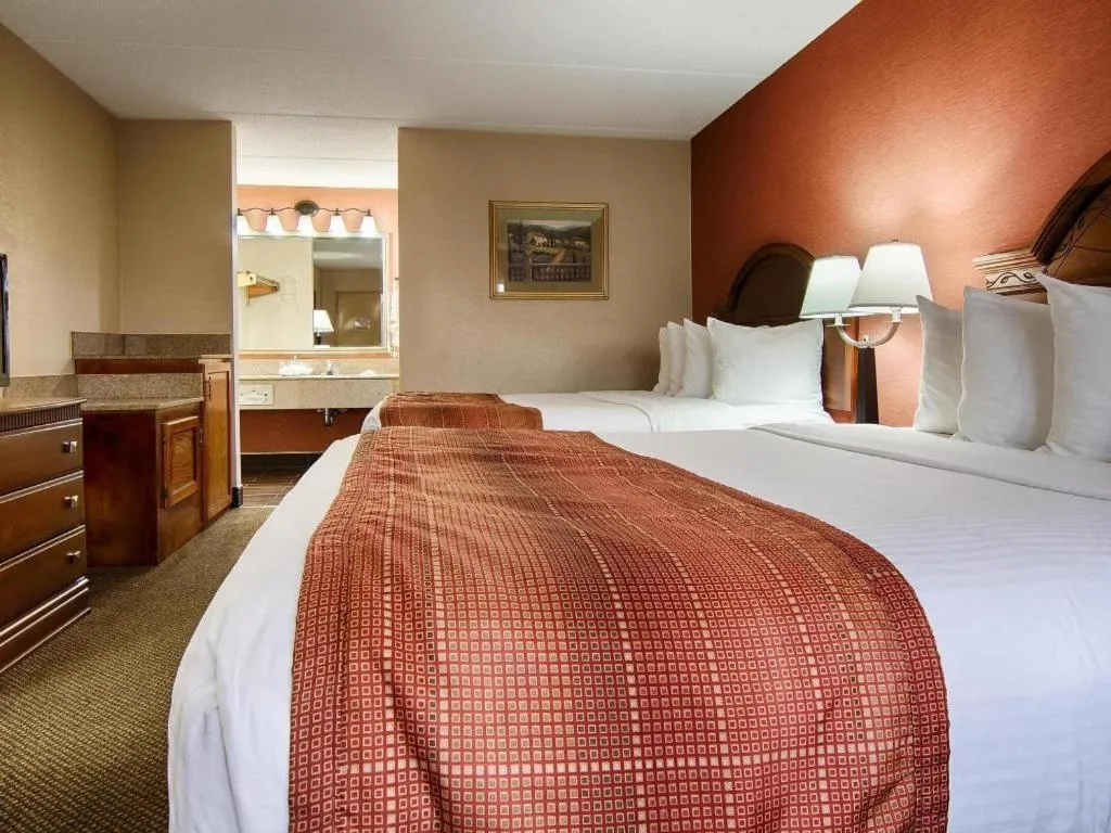 Bed in Best Western Shelbyville Inn and Suites Celebration Inn