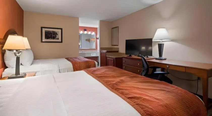 Bed in Best Western Shelbyville Inn and Suites Celebration Inn