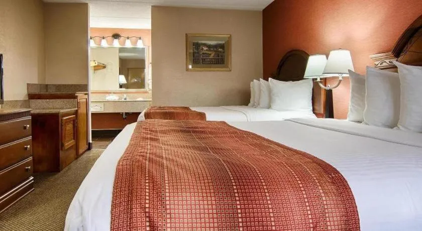 Bed in Best Western Shelbyville Inn and Suites Celebration Inn