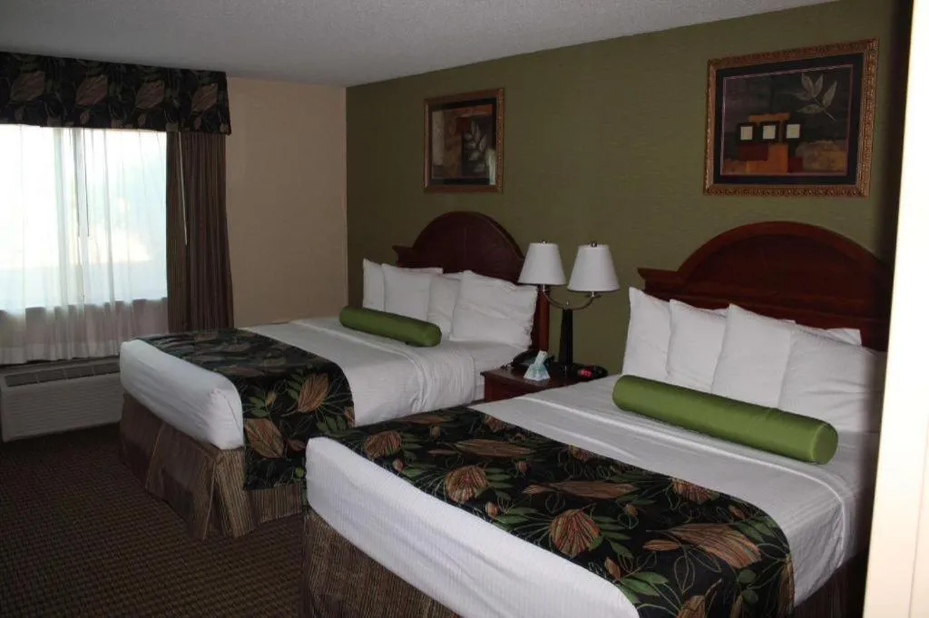 Bed in Best Western Shelbyville Inn and Suites Celebration Inn