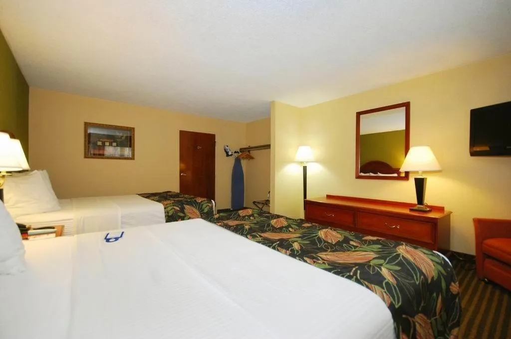Bed in Best Western Shelbyville Inn and Suites Celebration Inn