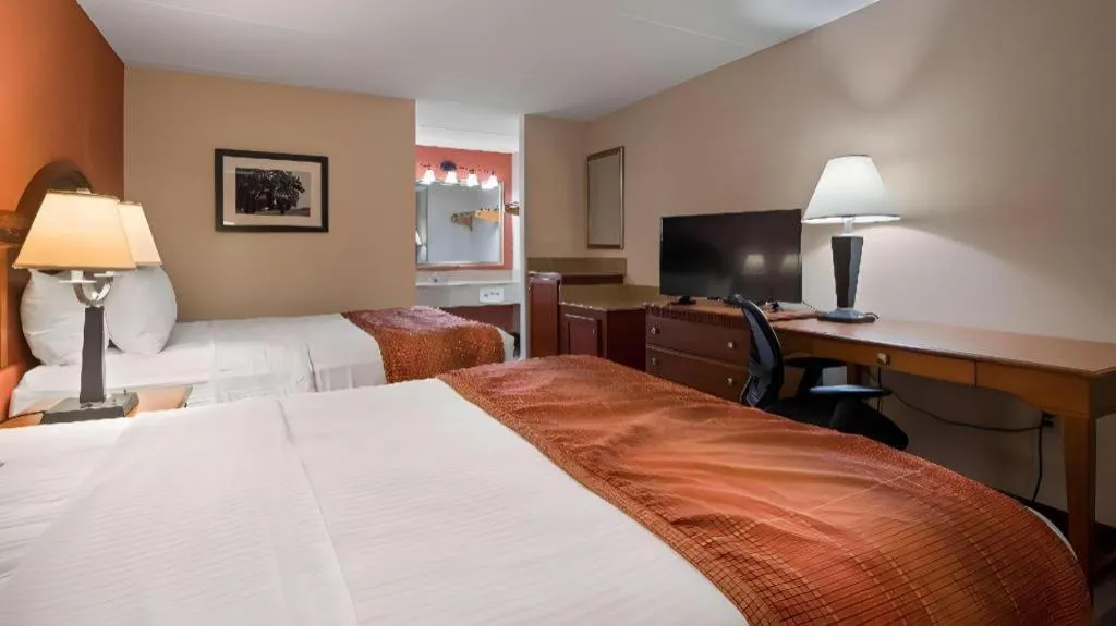 Bed in Best Western Shelbyville Inn and Suites Celebration Inn